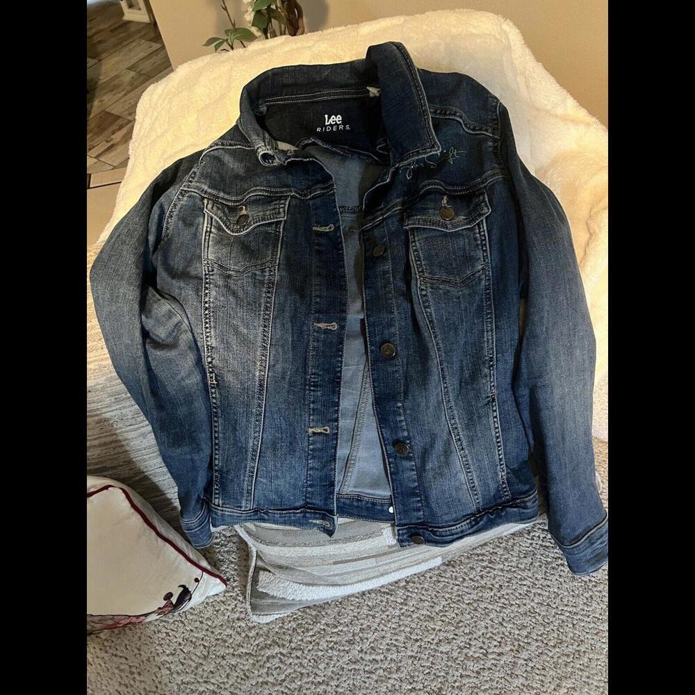 vintage lee riders jeans  jacket ￼womens Hand  Embroidered